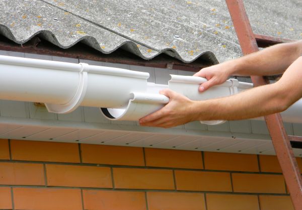 Gutter Hanging in Portage